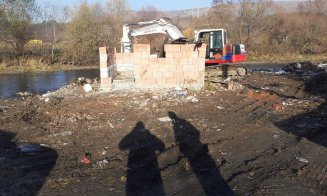Construcție ilegală pe malul Someșului. Primăria Florești amenință cu demolarea