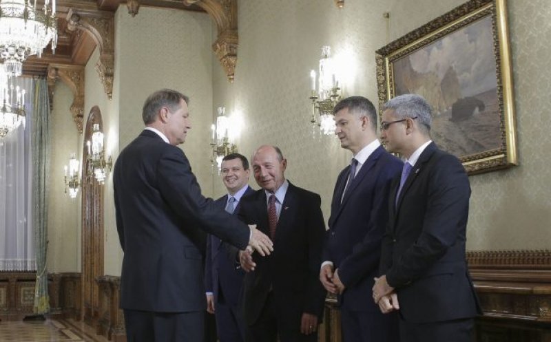 PNL a decis începerea discuţiilor pentru o fuziune cu PMP / Ce spun liderii celor două partide
