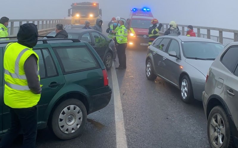 CARAMBOL cu 21 de mașini. Ceaţa şi poleiul au favorizat accidentul în lanţ
