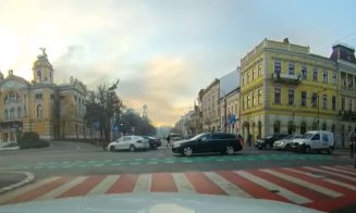 Accident cu o mașină de poliție în Piața Avram Iancu