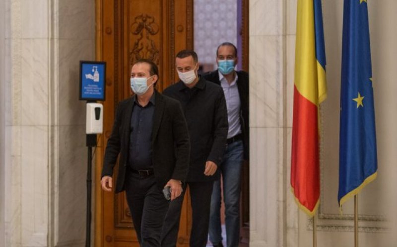 Varianta rocadei premierilor, la un an şi jumătate, aproape să devină realitate. Ce condiții pun PSD și PNL