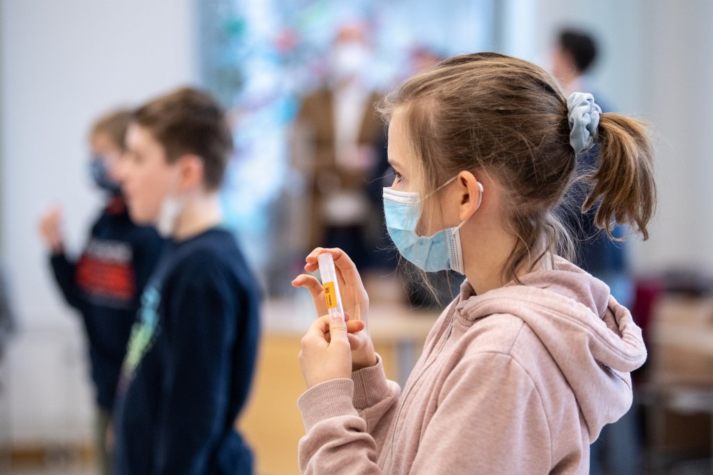 Cîmpeanu, întrebat cât ar dura testarea COVID a elevilor: Depinde. Dacă acorzi asistenţă elev cu elev deja s-a terminat programul din ziua respectivă