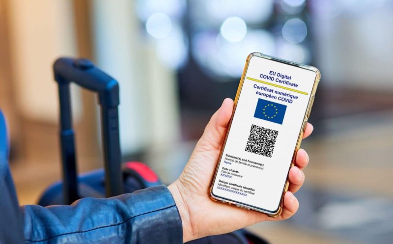 Certificatul COVID ar putea fi condiţionat de a treia doză