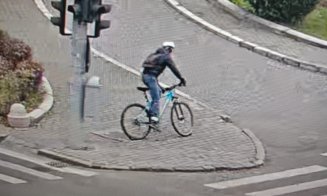 L-ați văzut? Polițiștii îl caută pe biciclistul implicat în accidentul mortal de lângă teatru