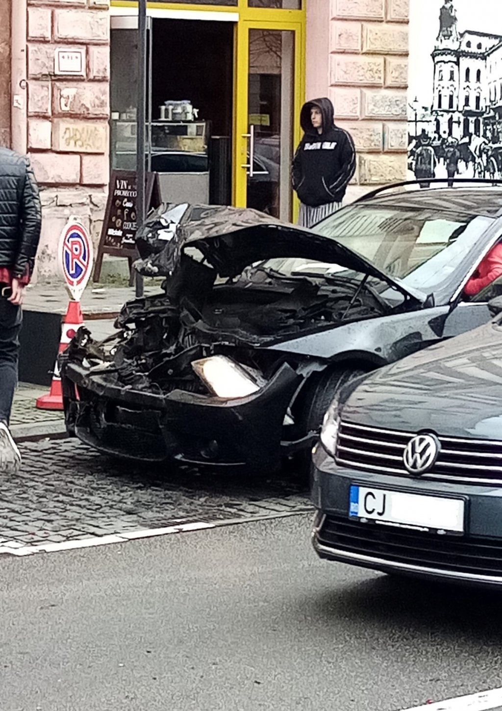 Bolizi "șifonați" bine pe Eroilor, de 1 Decembrie. "Incredibil. Tot mai periculos orașul ăsta"