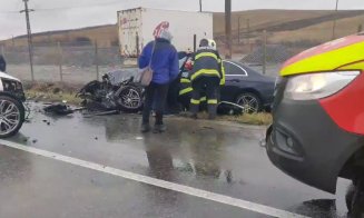 Accident cu răniți pe un drum din Cluj. Un tânăr a rămas încarcerat