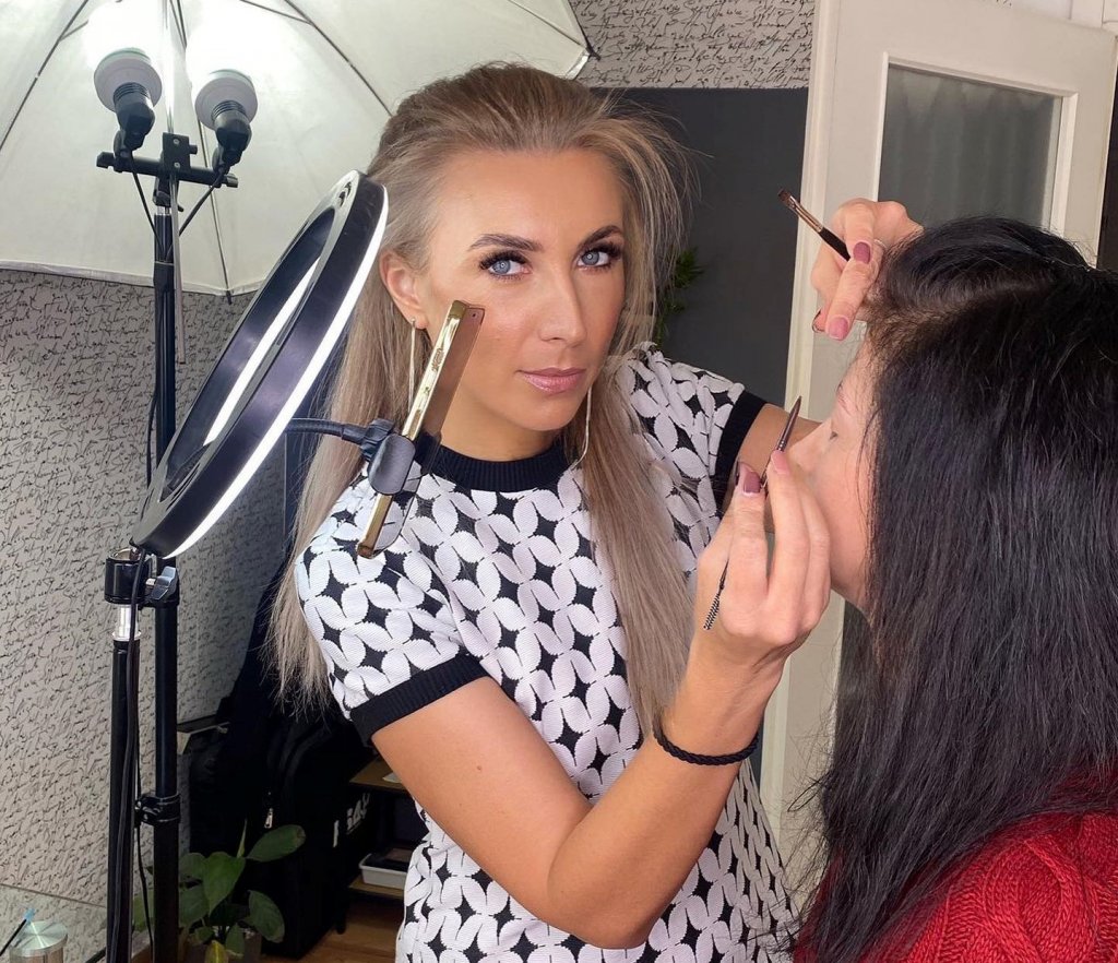 Pasiunea pentru make-up, transformată în afacere la Cluj