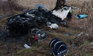 Accident MORTAL pe un drum din Cluj. Impact între o mașină și un camion/ Trafic blocat