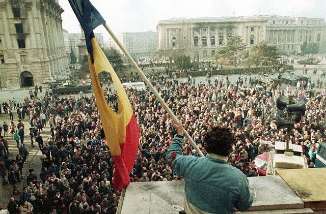România, REPETENTĂ la justiţie: Dosarul Revoluției nu a fost soluționat nici după 32 de ani. Iliescu nu s-a prezentat la niciun termen al procesului