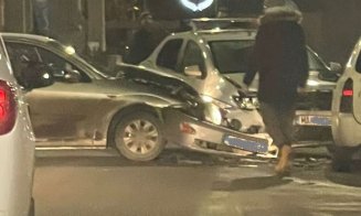 ACCIDENT în Câmpia Turzii: A lovit în plin chiar maşina Poliţiei şi a proiectat-o într-un autovehicul de pe sensul opus