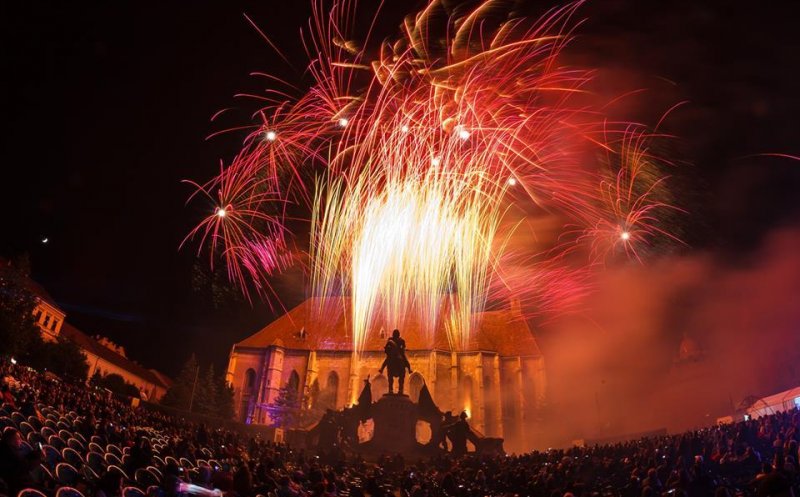 Boc, despre focurile de artificii de Revelion: "Am ținut cont de petiția iubitorilor de animale, am dispus o intensitate mai mică ca zgomot"