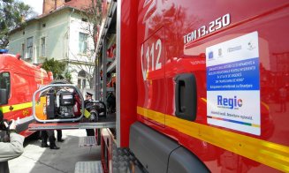 Incendiu la un centru logistic din Turda. Pompierii au intervenit cu trei autospeciale