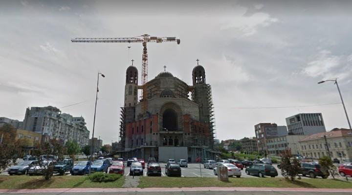 Parkingul din Cipariu mai așteaptă, cel de la Casa Învățătorului nu se mai face 
