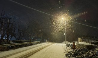 Viscolul a făcut prăpăd luni seara pe drumurile din Cluj. Materialul antiderapant a lipsit cu desăvârşire