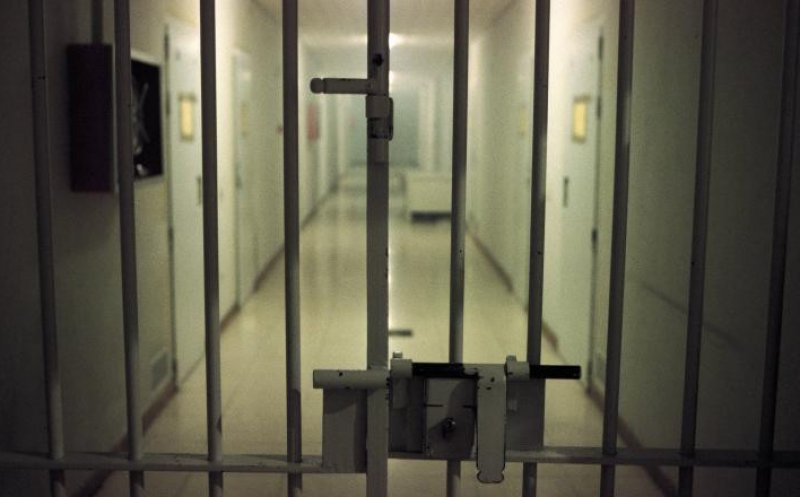 Deţinut de la Penitenciarul Gherla transportat cu traumatism la spital