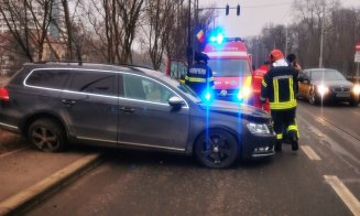 Un ACCIDENT dintre un autobuz şi două automobile a blocat circulaţia în această dimineaţă pe Splaiul Independenţei