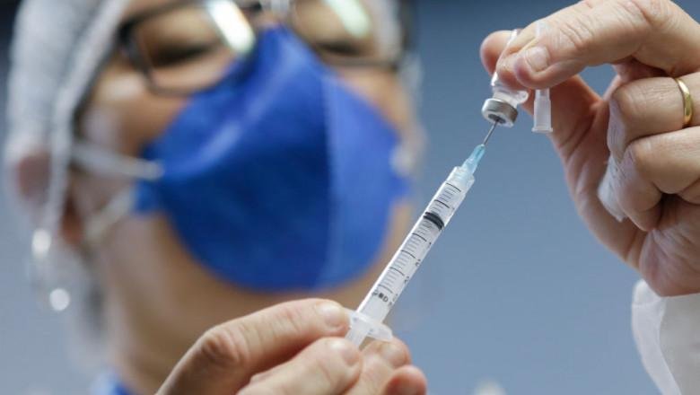 Aproape 2.000 de medici din Italia, suspendaţi pentru că nu sunt vaccinaţi împotriva COVID-19