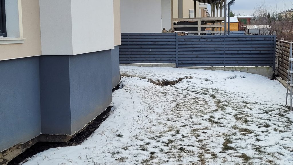 S-au mutat la Cluj pentru un trai mai bun. Casa nouă a luat-o însă la vale!