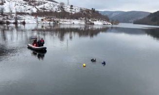 Mașina căzută în Tarnița. Scafandrii au găsit trupurile a două persoane