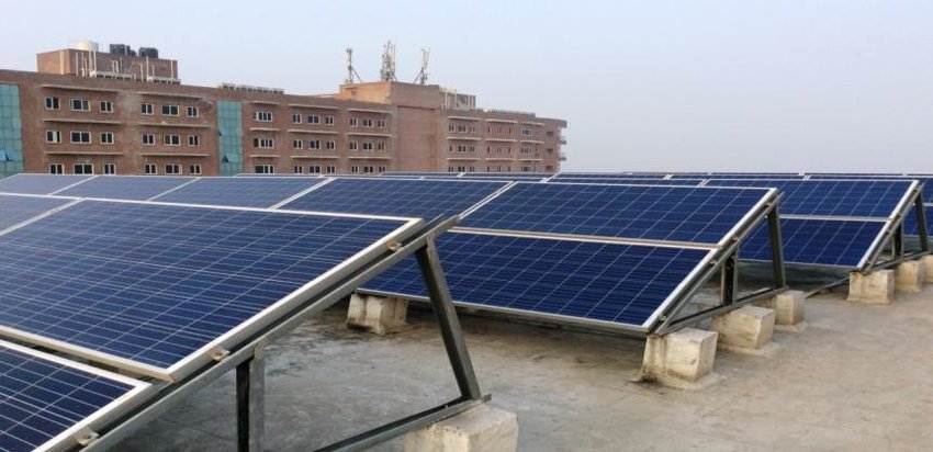 Cluj: Panouri fotovoltaice pe blocuri.  Curentul, dat la schimb pe energie termică