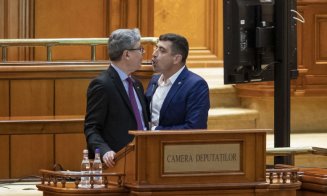 Nou derapaj marca Simion în Parlament: „E o caricatură” / „Se comportă ca un separatist”