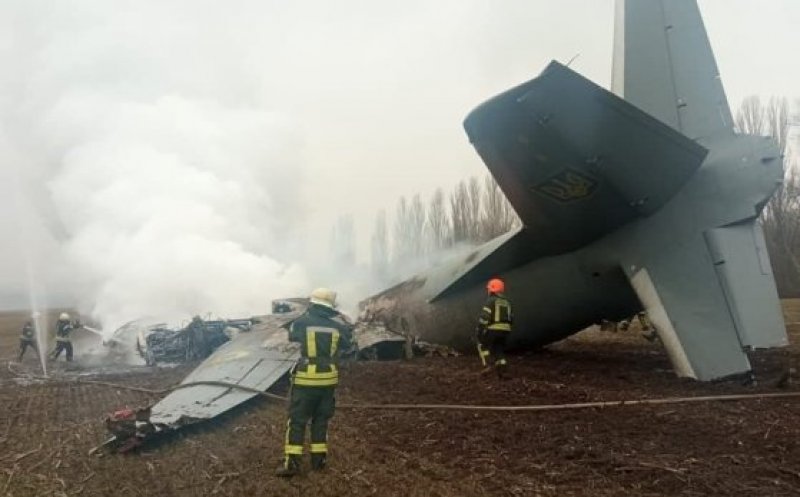 S-a prăbușit un avion de luptă ucrainean, cu 14 persoane la bord în apropiere de Kiev. 5 oameni au murit