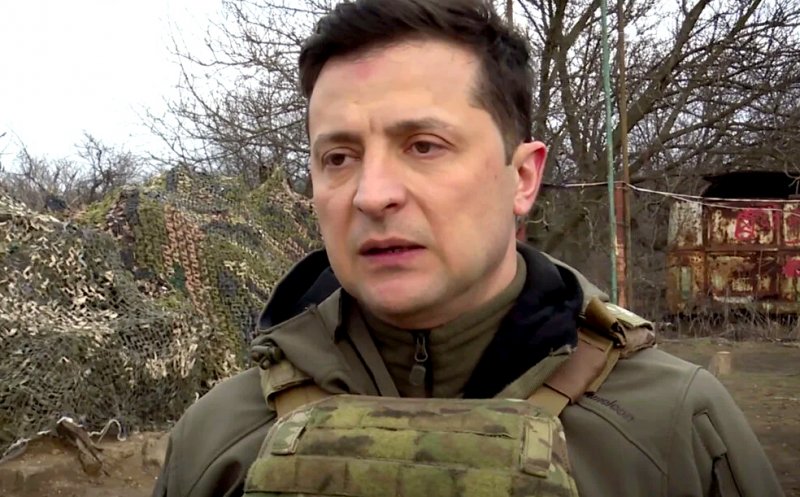 Zelenski eliberează deținuți pentru a lupta cu rușii. Legea marţială le permite ispăşirea pedepselor pe front