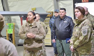 General maior american, în vizită la Baza Aeriană de la Câmpia Turzii