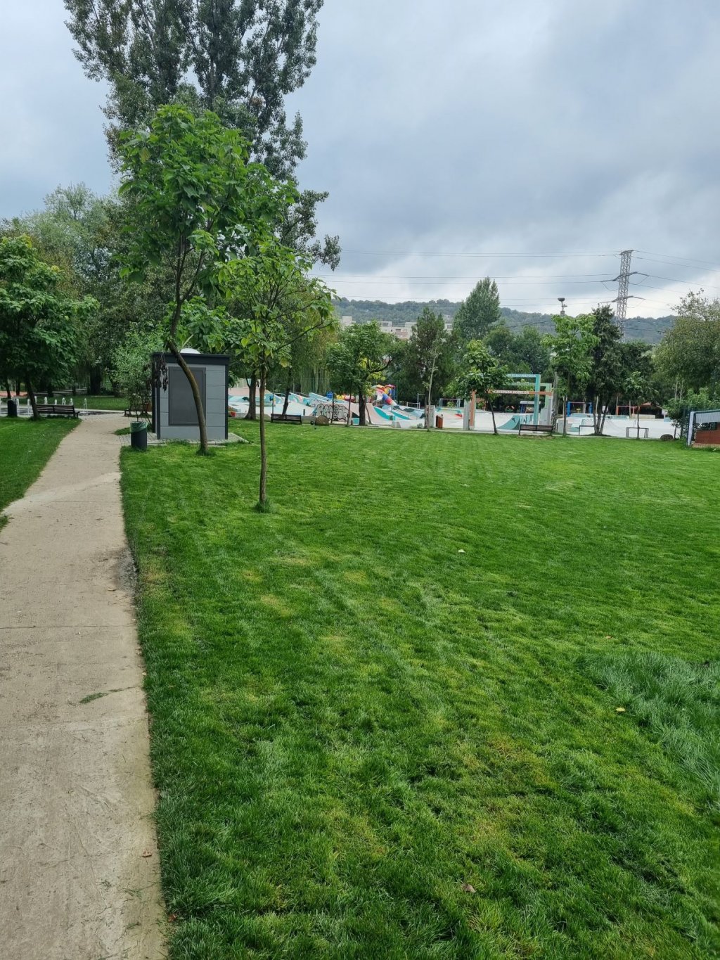 Primul loc de joaca incluziv din Cluj-Napoca în Parcul Rozelor