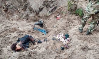Cadavrele a 410 civili au fost găsite în regiunea Kiev, după retragerea soldaţilor ruşi. Kremlinul spune că imaginile sunt fabricate de Kiev