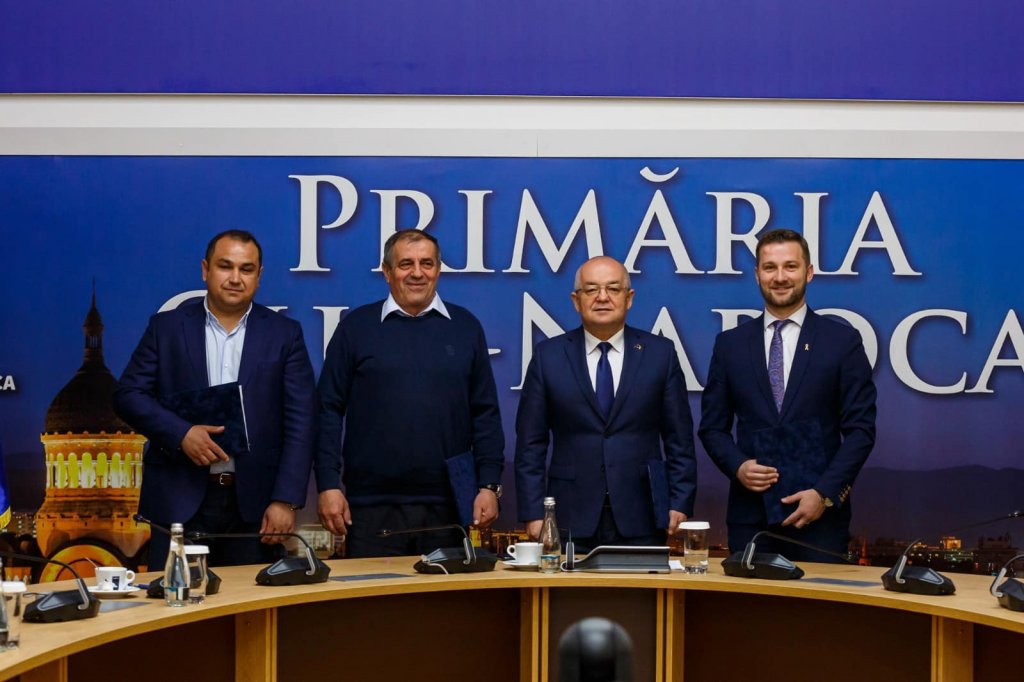 După metrou și centură, urmează și un "coridor" de-a lungul Someșului. Emil Boc a bătut palma cu primarii din Florești, Apahida și Gilău