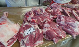 Protecția consumatorului: Nu cumpărați carne din portbagaje de mașini, chiar dacă e mai ieftină decât la magazin!