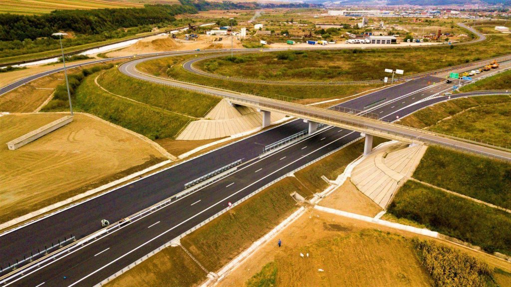 Om de afaceri, după finalizarea unei investiții de 15 mil. euro la Cluj: „Aşteptăm autostrăzi, să nu mai piardă timp camioanele”