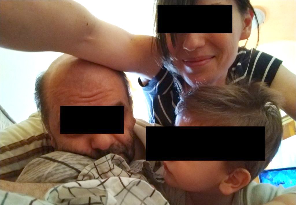 Copil de 3 ani din Braşov, violat timp de 2 ani de propria mamă, în timp ce tatăl filma ororile