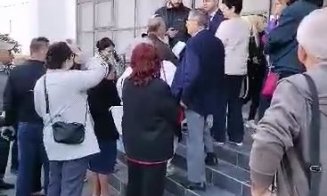 S-au răzgândit! Scandal la Pașapoarte în Turda: oamenii s-au prezentat la ghișeu, dar au fost trimiși acasă să-și facă programare