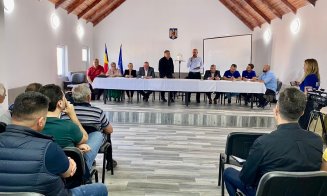 Alin Tișe s-a întâlnit cu locuitorii din Săndulești. Ce probleme i-au semnalat cetățenii