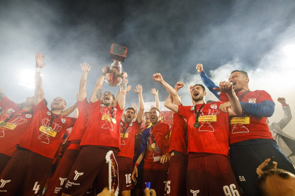 Câte milioane de euro intră în contul lui CFR Cluj doar din drepturile TV, după câştigarea titlului