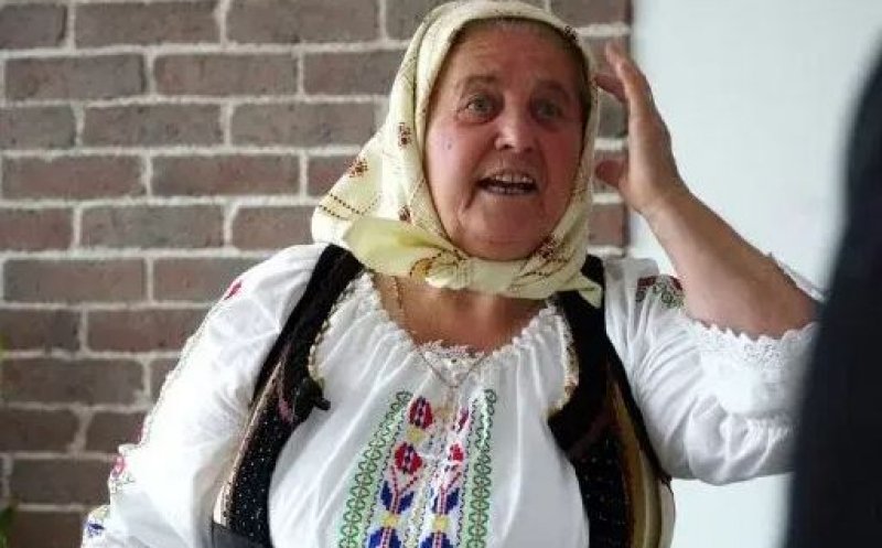 Maia Morgenstern și Tanti Lenuța din Chinteni, în avionul Cluj-București: "Vezi-ne! Mândre suntem! Faine, așe-i?!?"