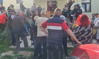 Primar din Cluj, întâlnire în bătătura satului pentru a asculta păsurile oamenilor
