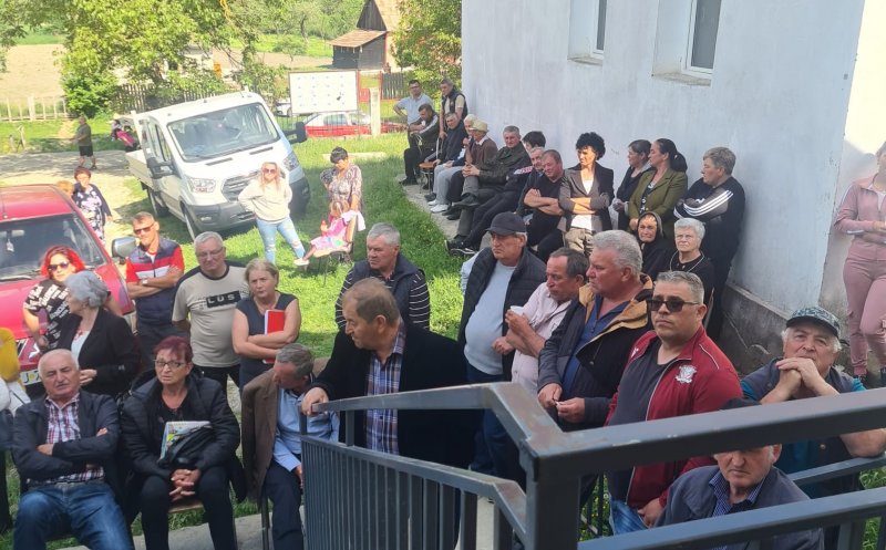 Primar din Cluj, întâlnire în bătătura satului pentru a asculta păsurile oamenilor