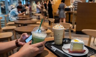 Starbucks pleacă și ea din Rusia. Se închid 130 de restaurante, iar brand-ul va plăti 6 salarii compensatorii angajaților