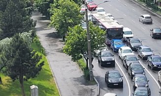 Trafic à la Cluj: ”Vreți să scăpați de aglomerație? Mutați-vă!”/”Sunteți tot în trafic? Eu am ajuns deja la Deva”