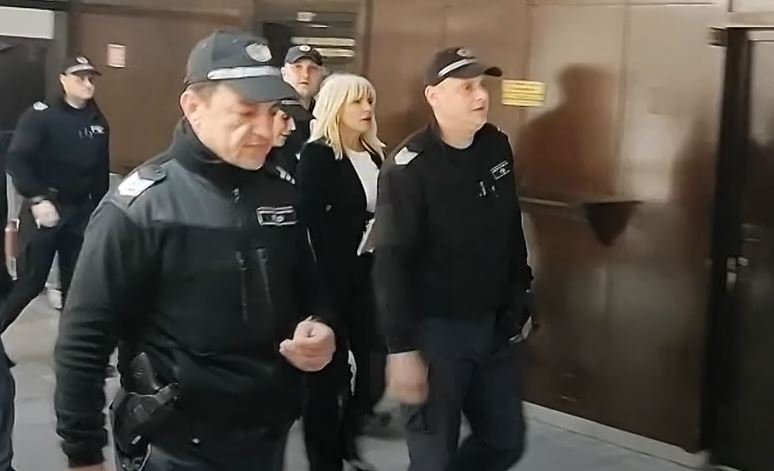 Elena Udrea, după decizia de extrădare: "O să am un mesaj pentru cei care au făcut presiuni asupra judecătorilor"/ Ce-i va spune copilului