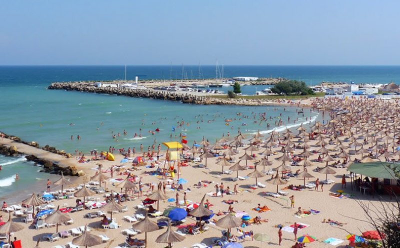 La 50 de km de graniţa României cad bombe. NU este pericol de RĂZBOI pe litoralul românesc, transmite ministrul Apărării