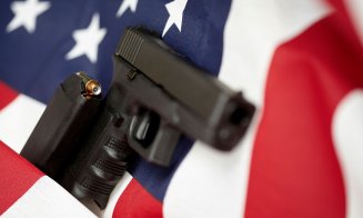 În plin scandal al masacrelor cu armele de foc, americanii au primit dreptul de a ieşi înarmaţi în public