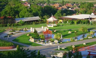 "Comoara ascunsă din natură", la o oră şi jumătate de Cluj-Napoca. Băi cu ape termale din anii '60 renovate