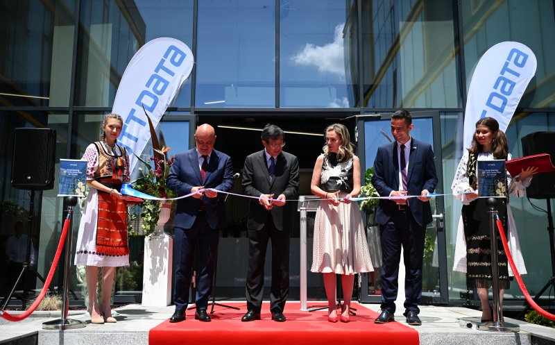 Inovația și arta și-au dat mâna la Sibiu: Noul Centru NTT DATA, inaugurat în cadrul ceremoniei de deschidere a Festivalului Internațional de Teatru