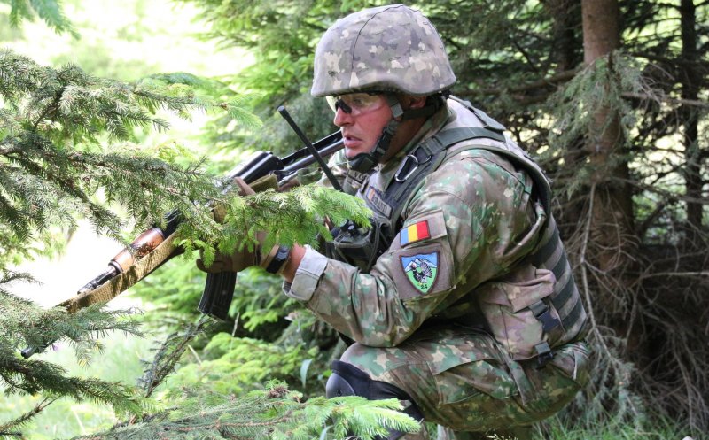 Chiar dacă e război la doi pași de noi, românii se înghesuie să se angajeze în Armată