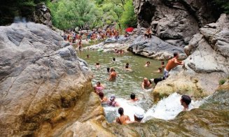 Jacuzzi-ul natural din Cluj. E la munte, dar accesibil cu mașina