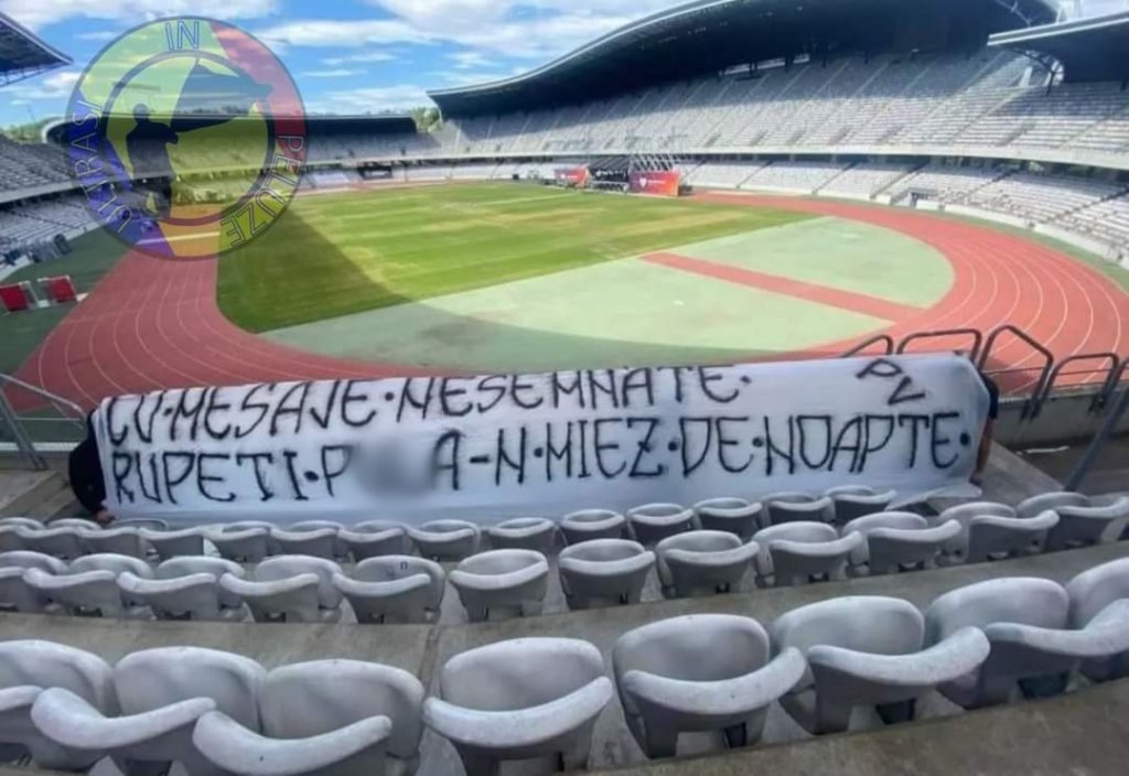 Fanii campioanei au afișat un banner dedicat rivalilor chiar în casa "Șepcilor roșii"